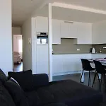 Modern appartement op de zeedijk met 2 slaapkamers te Oostende